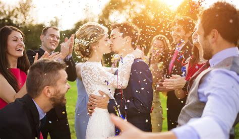 El Vestido De Novia Perfecto Para Una Boda En Jardín Nupcias And Bodas