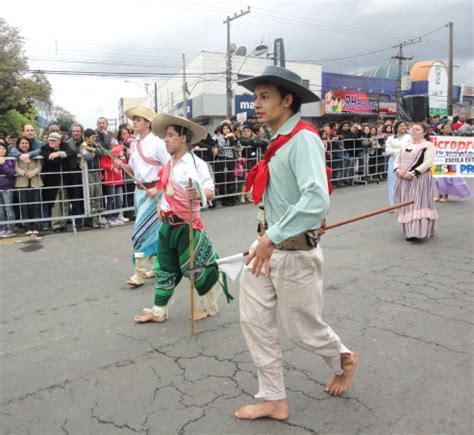 Sítio do Gaúcho Taura Festejos Farroupilhas em Alvorada 13 Desfile