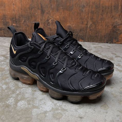 Nike Men Air Vapormax Plus Black Metallic Gold