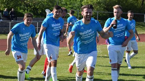 Aystetten Nach Den Bayern Jubelt Der Sv Cosmos Augsburger Allgemeine