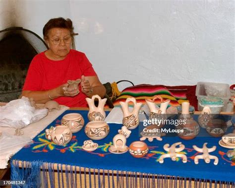 190 Southwest Native American Pottery Stock Photos, High-Res Pictures ...