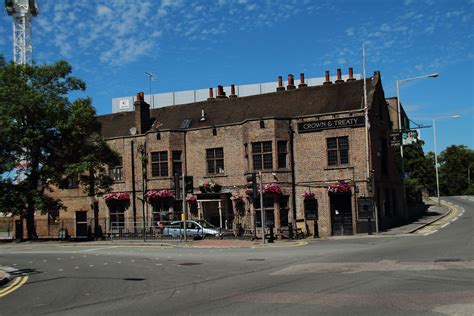 Crown And Treaty Uxbridge Enterprise Inns Pub Grade Ii Li Flickr