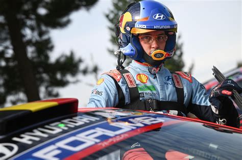 Kleine Domper In Jacht Op Wereldtitel Thierry Neuville Zakt Na Dubbele