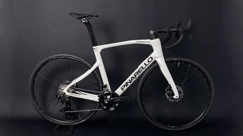 Bicicleta Pinarello X1 Disc 105 YouTube