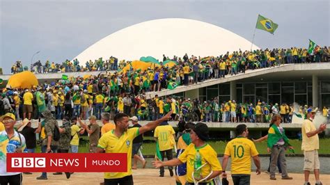 Las impactantes imágenes del asalto de los bolsonaristas al palacio de