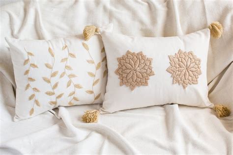 Almohad N Flores Borlas Beige Almohadones Almohadas Bordadas Fundas