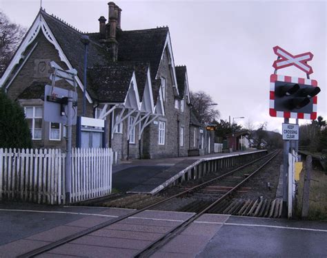 Bucknell Station © Chris Whitehouse Cc By Sa20 Geograph Britain