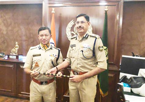 Sanjay Arora Hands Over Itbp D G Charge To Batchmate Before Taking Over