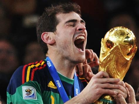 Casillas Is Gay The Spanish Legend Has Deleted His Tweet