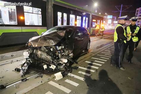 Zderzenie Tramwaju Z Osobowym Fordem Na Al Sikorskiego W Olsztynie