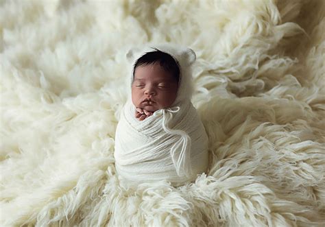 Posing positions for newborn photography | Lifetime Stories