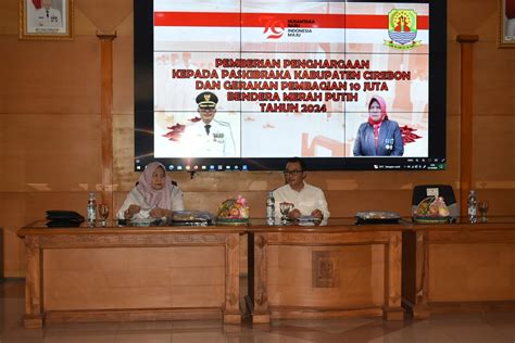 Pemkab Cirebon Berikan Penghargaan Kepada Purna Paskibraka 2024