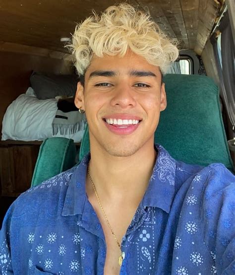 Andrew Davila – Wiki, Age, Height, Girlfriend, Family, Net Worth ...