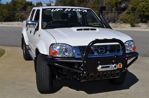 XROX Bull Bar Navara D22 07 2001 On COASTAL 4X4