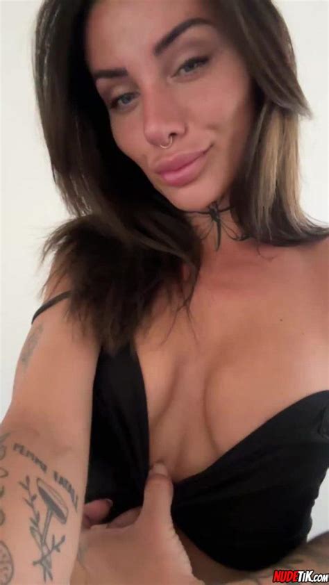 Milf Influencer Create Naked Stories Sexyinstagirls