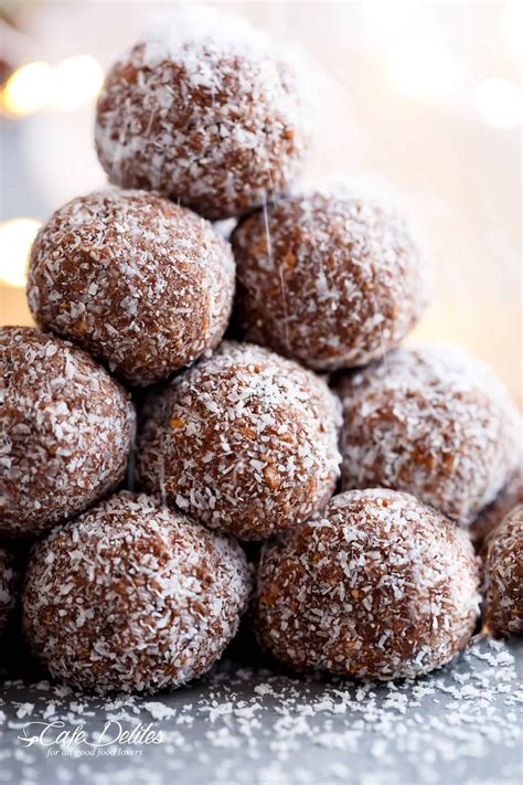 Easy Chocolate Coconut Balls