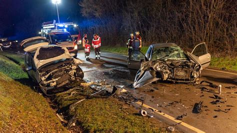 Unfall In Oberriexingen Frontalkollision Fordert Drei Verletzte