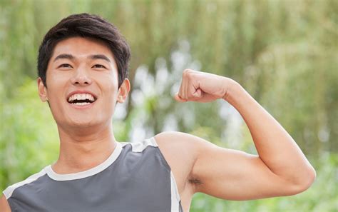 Does Flexing Build Muscle 5 Benefits Of Tensing Your Muscles