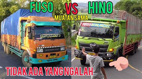 Truk Hino Truk Fuso Nanjak Ambil Kanan Di Tanjakan Tepung Kanjut Youtube