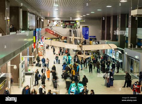 Bucharest Romania International Airport Terminal Fotos Und