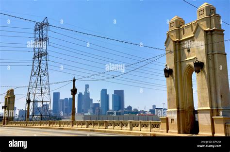 Los Angeles River And Downtown Lacalifornia Stock Photo Alamy