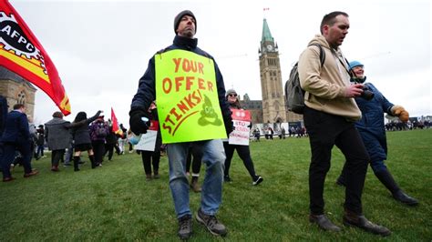 Canada's Largest Federal Public-Service Union Commences Strike Amid ... 