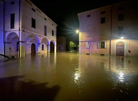 Maltempo In Emilia Romagna Allerta Esondazioni Evacuate Diverse