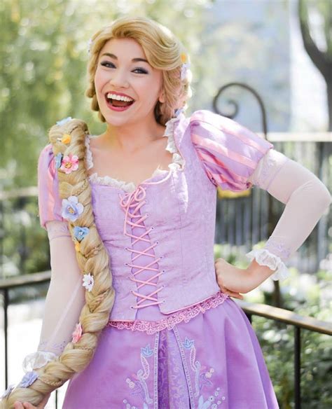 Pin By Angelica On Disney Face Characters Disney Princess Cosplay Disney Rapunzel Disney