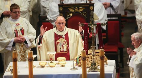 Uroczysto Bo Ego Cia A Prymas Polski Ko Ci Yje Dzi Ki Eucharystii