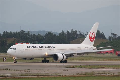 日本航空 Boeing 767 300 Ja8398 小松空港 航空フォト By チャッピー・シミズさん 撮影2016年06月06日