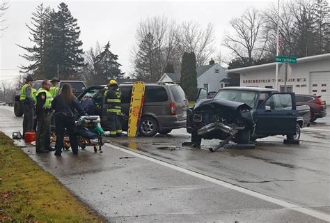 Photos Woman Dies 4 Injured In 2 Car Crash At Us 40 And New