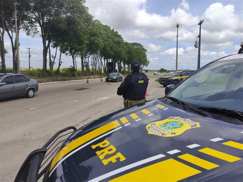 Sete Pessoas Morreram Em Acidentes Nas Rodovias De Pe Durante O