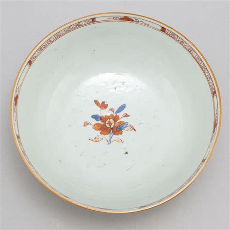 A Famille Rose Bowl Qing Dynasty Qianlong Bukowskis