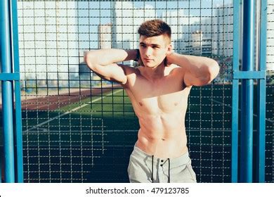 Attractive Young Guy Naked Muscular Torso库存照片479123773 Shutterstock