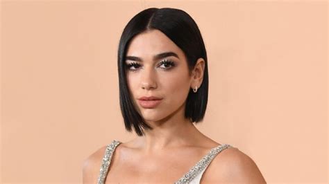 Bajo El Sol Dua Lipa Deslumbra Con Su Figura En Las Playas De Tulum