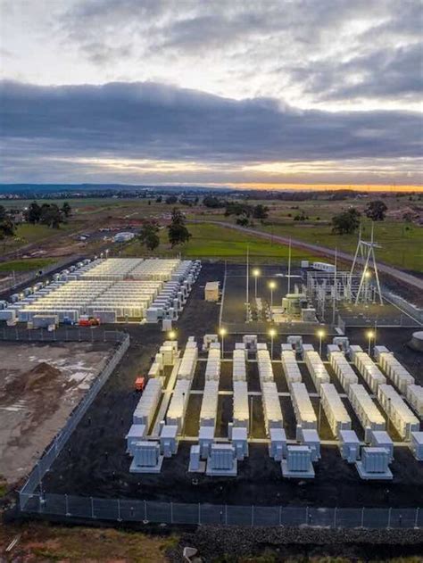big batteries set  milestone  australia reneweconomy