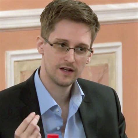 Edward Snowden I Took No Secret Documents From Hong Kong To Russia