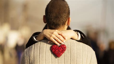 Horoskop Für Männer mit diesen Sternzeichen ist Liebe wichtiger als Sex BRIGITTE de