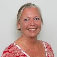 ulla munk finance assistant momentum gruppen  linkedin