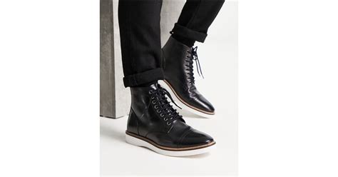 Botas Negras Con Cordones Y Suela Blanca En Cu A Asos De Hombre De