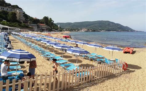 La Spiaggia Del Pozzillo Da Santa Maria Di Castellabate A San Marco