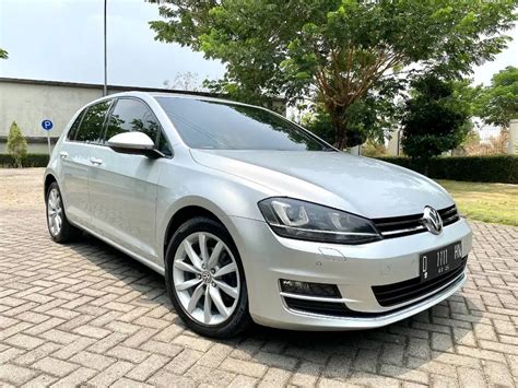 Vw Golf Tsi 14 Mk7 2015 Silver On Black Volkswagen Golf Vw Golf 2015