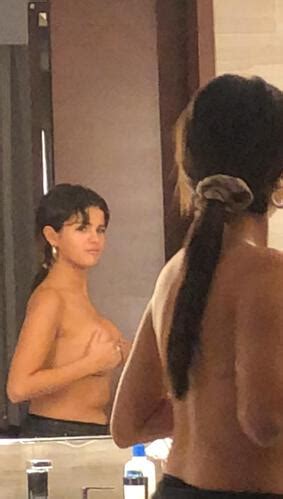 Selena Gomez Celeb Nudes Selenagomez Leaked Boobs Photos