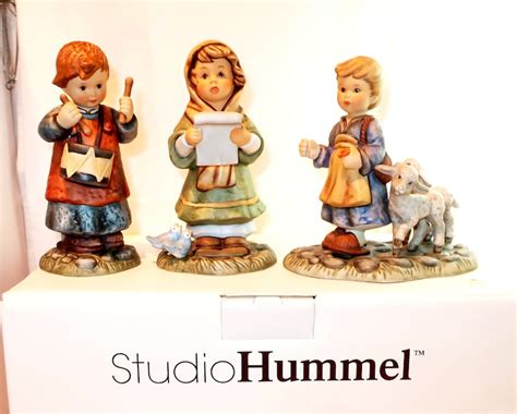 1998 GOEBEL NATIVITY SET 33522 Berta Studio Hummel Girl With Recorder