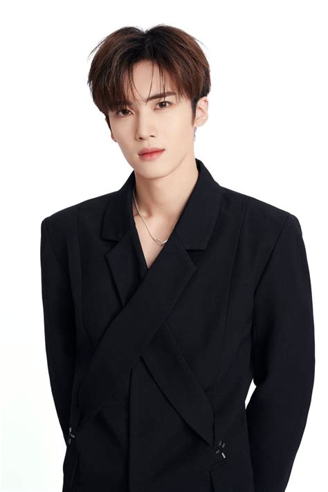 PENTAGON 펜타곤 Mexico on Twitter 230621 Weibo YANAN https weibo