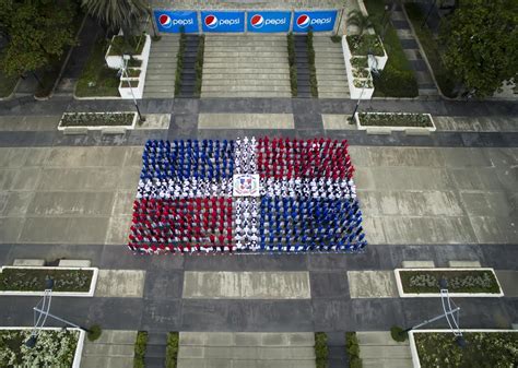 Hoy Es Día De La Bandera Dominicana Su Origen Y Evolucion Villa Tapia Digital