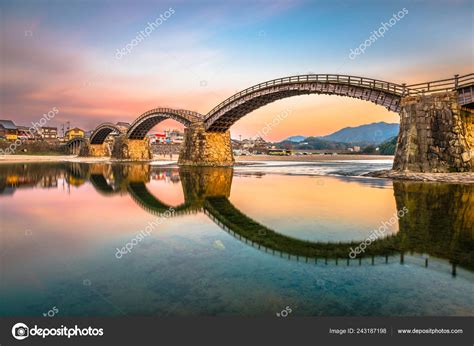 Iwakuni Yamaguchi Japan Kintaikyo Bridge Nishiki River Dusk — Stock ...