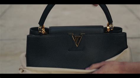 Louis Vuitton Bag In Gossip Girl S01e01 Just Another Girl On The Mta