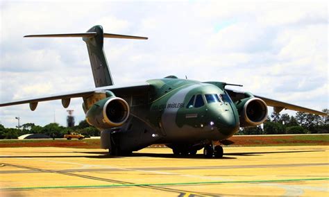 Avião da FAB sai de Brasília nesta segunda para resgatar 64 brasileiros