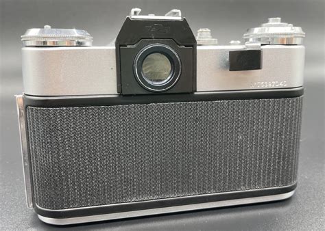 Фотоаппарат "Зенит-Е" с объективом "Гелиос-44-2" в оригинальном кофре ...